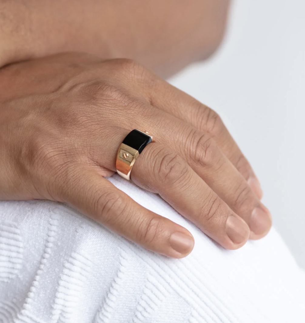 Мужское кольцо с лазуритом из платины 950 пробы