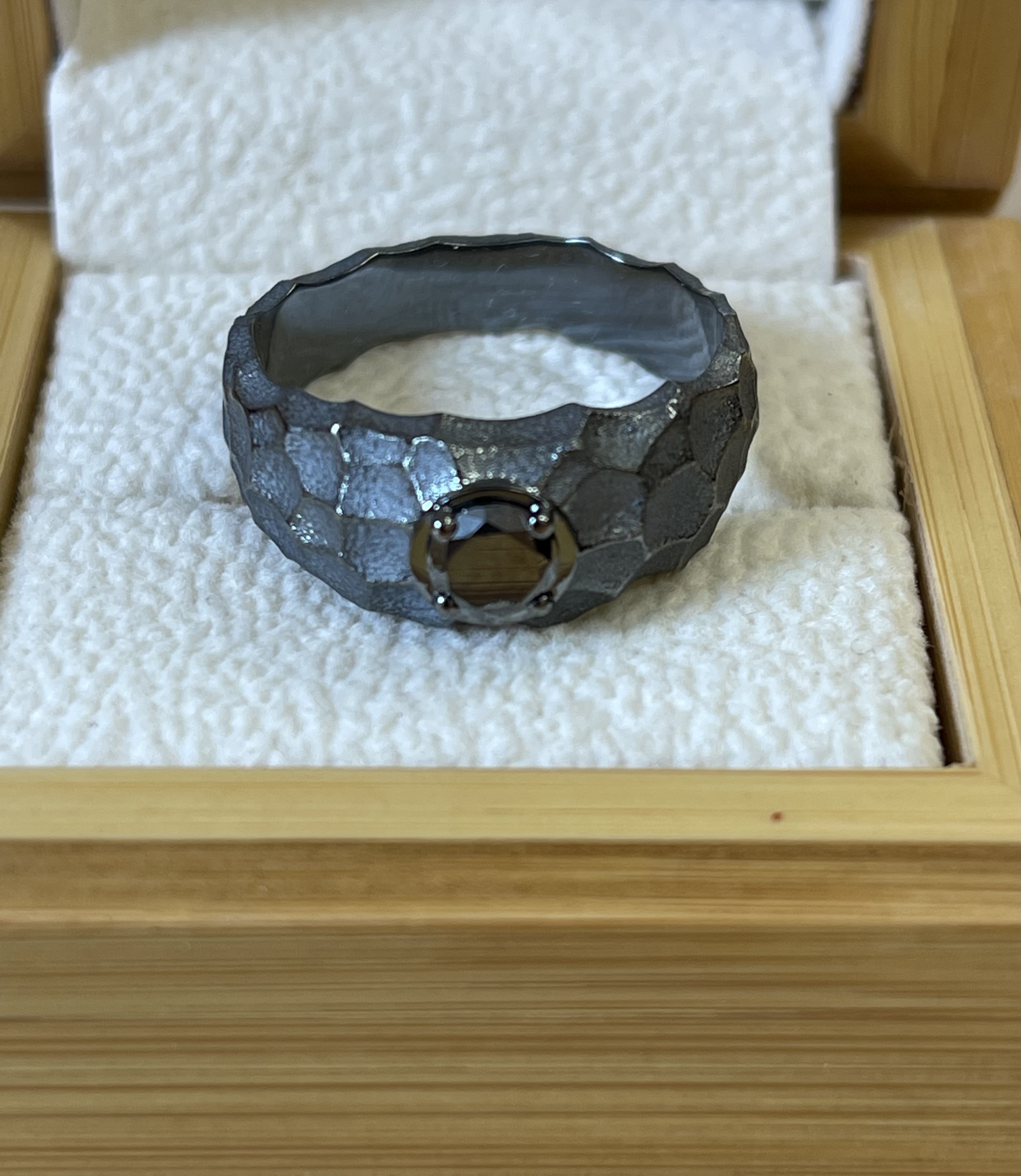 Мужское кольцо с чёрным бриллиантом(0,50 ct.) из палладия 850 пробы