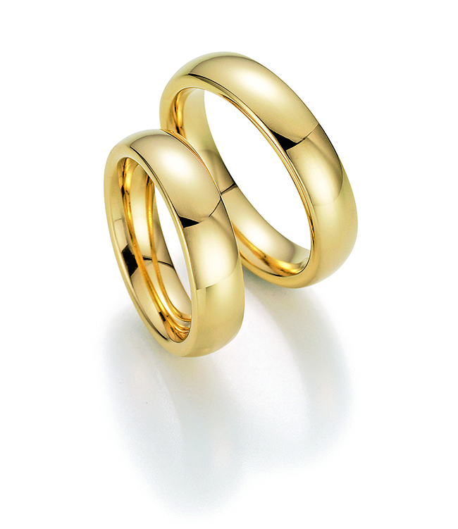 Обручальные кольца из золота 750 пробы(4,5 мм.)