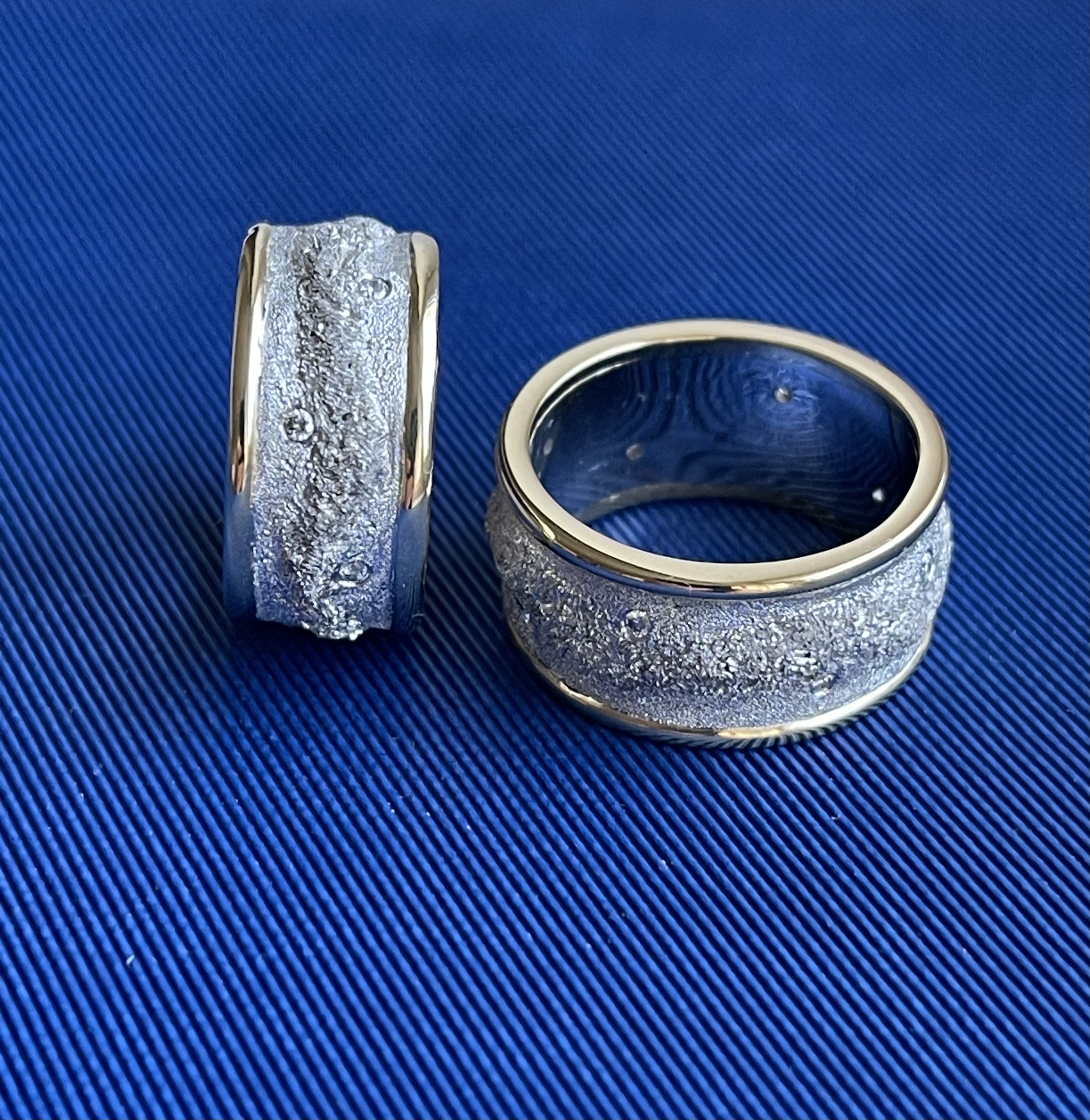 Платиновое обручальное кольцо