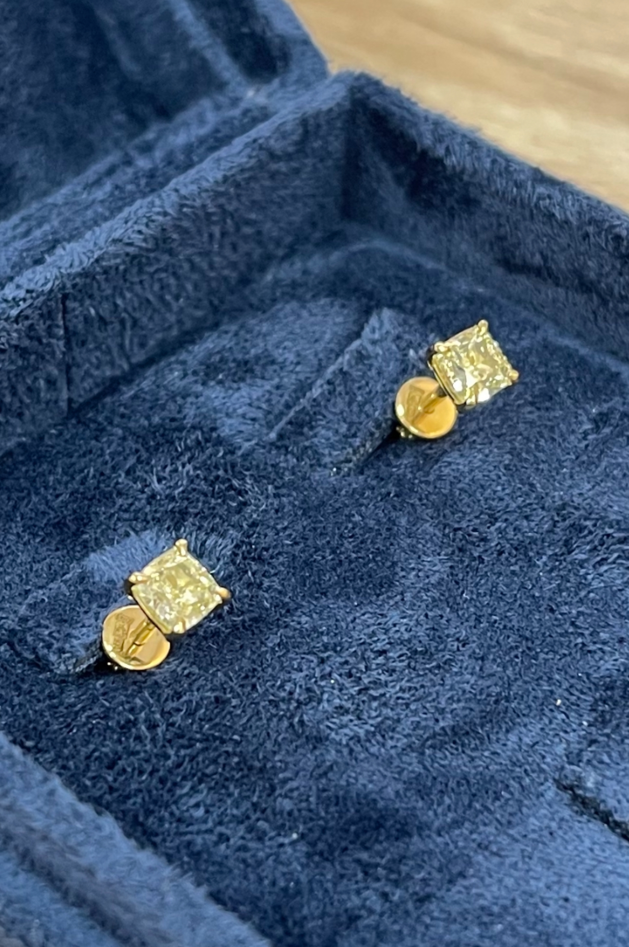 Серьги с бриллиантами(1,0 ct.) из золота 750 пробы